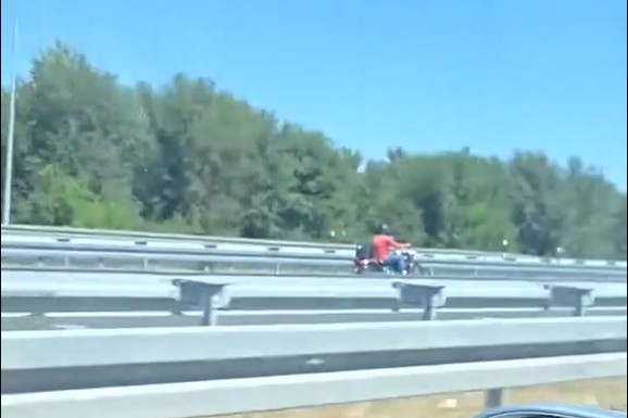 (VIDEO) SVI BEŽE U STRANU, A ON JURI NAPRED! Scena na auto-putu kod Novog Sada IZAZIVA JEZU: Zbog OVOG snimka odmah je alarmirana  policija