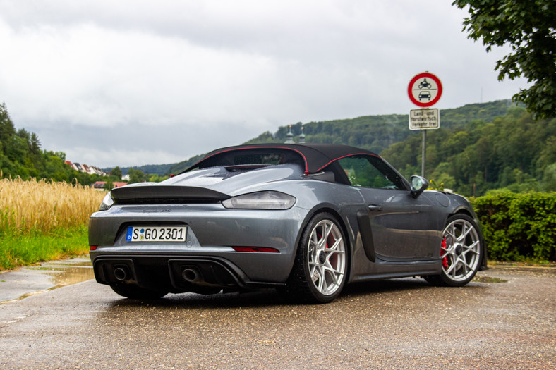 Porsche 718 Spyder RS