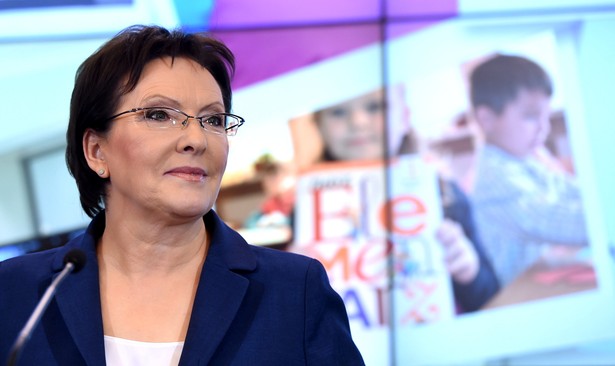 07.01.2015. Premier Ewa Kopacz podczas konferencji prasowej podsumowującej pierwsze sto dni działań rządu. KPRM, Warszawa, 07.01.2015. Fot. PAP/Radek Pietruszka