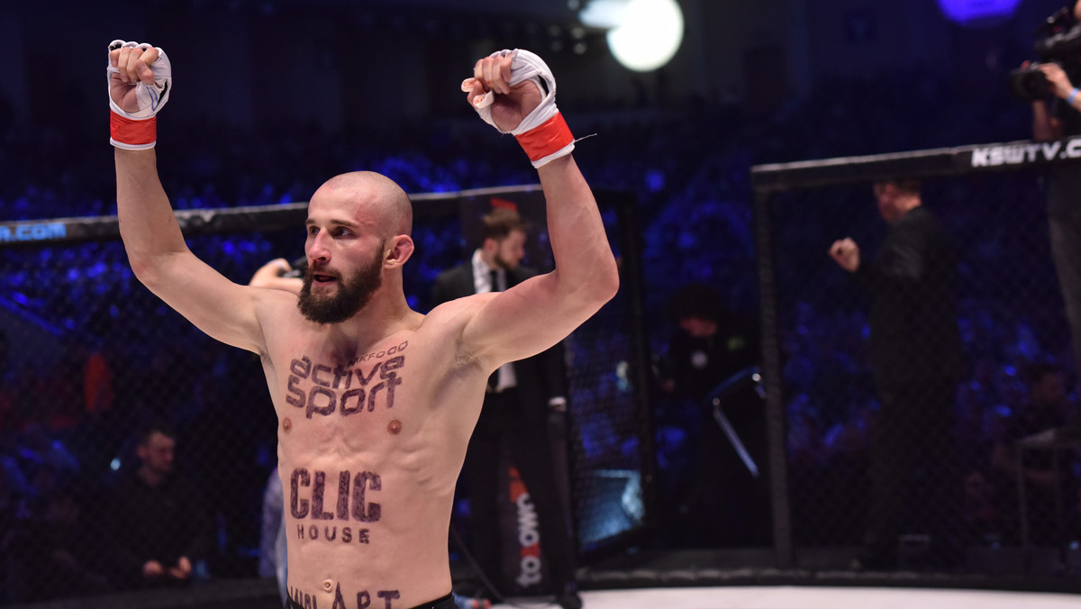 Mistrz KSW w wadze – 66 kg wciąż jest ten sam. W jednej z walk wieczoru na KSW 34 "New Order" Artur Sowiński po raz pierwszy obronił swój pas. Polak stoczył walkę na pełnym dystansie z Brazylijczykiem Fabiano Silvą i zwyciężył po decyzji sędziów. To było wyrównane starcie, w którym jednak to Sowiński popisał się doświadczeniem, świetnym wyczuciem dystansu i zimną krwią godną mistrza.