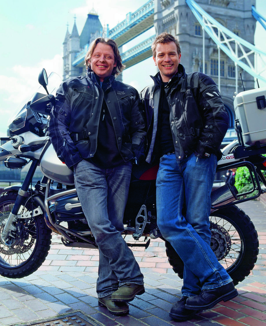 Aktorzy Ewan McGregor i Charley Boorman, zapaleni motocykliści, są właśnie na trasie wyprawy Long Way Up z krańca Ameryki Południowej do Los Angeles
