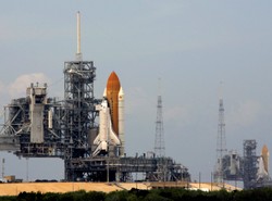 Atlantis poleci o dzień wcześniej