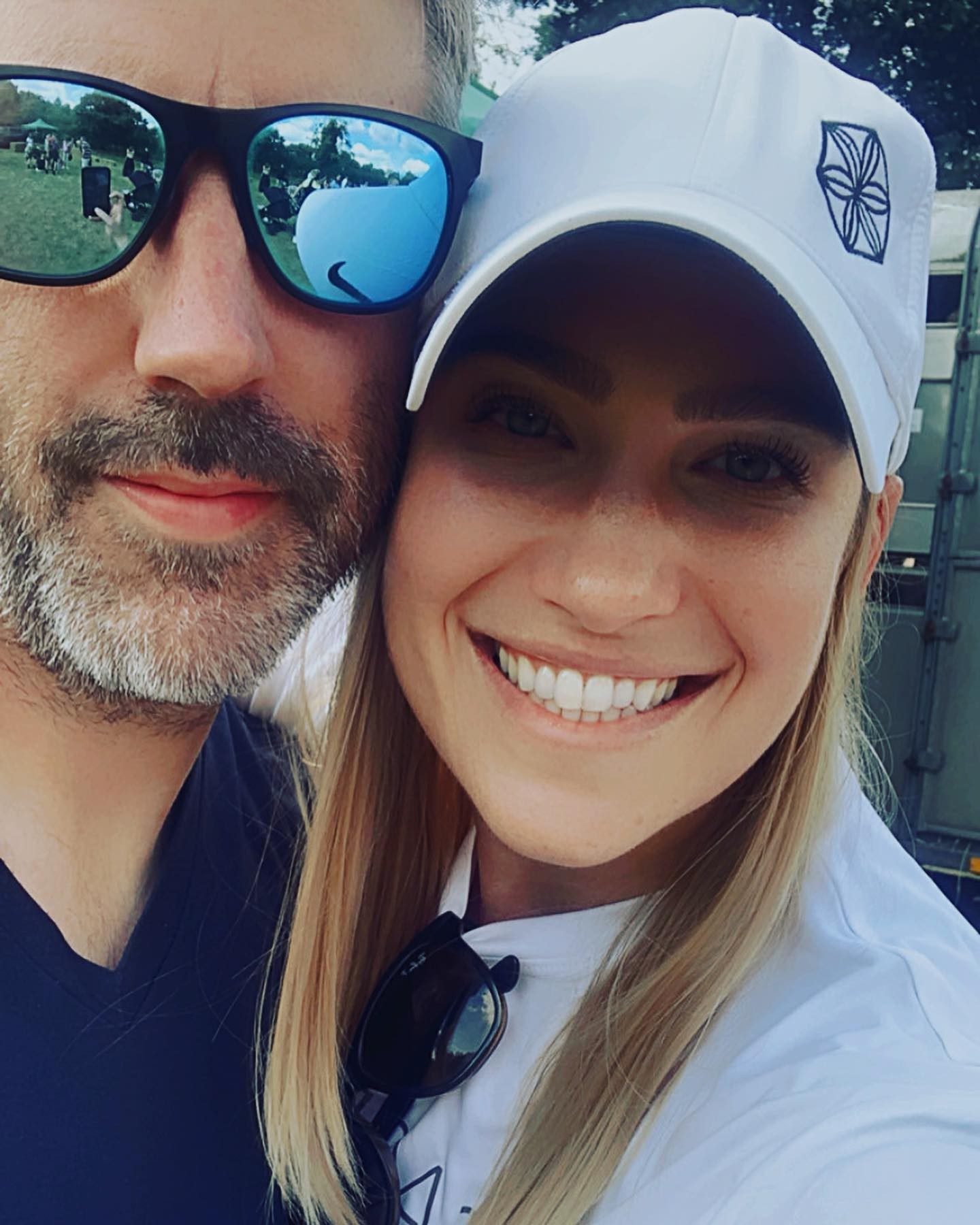 Lara zistila, že jedno z jej dvojčiat je v skutočnosti tkanivo, ktoré sa môže vyvinúť do rakoviny.