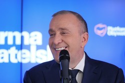 Schetyna dziękuje Tuskowi za krytykę PO ws. podwyżek. Uderza też w Budkę