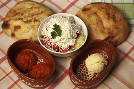 Kafanski recept za šopsku salatu: Trikovi kuvara iz Niša zbog kojih je salata savršena