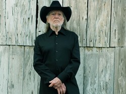 Legendarny Willie Nelson gra Pearl Jam i Coldplay