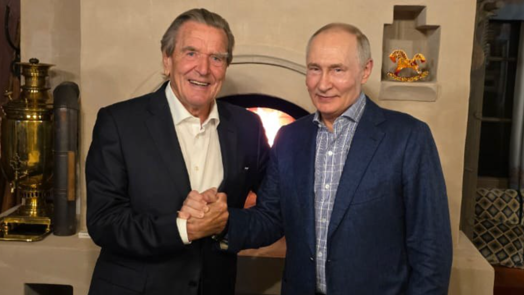 Gerhard Schröder a Vladimir Putin. 