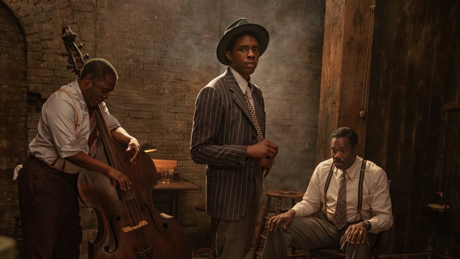 Chadwick Boseman (w środku) w filmie "Ma Rainey's Black Bottom"