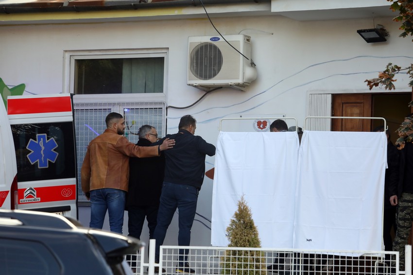 Izvođenje dečaka ubice iz bolnice 