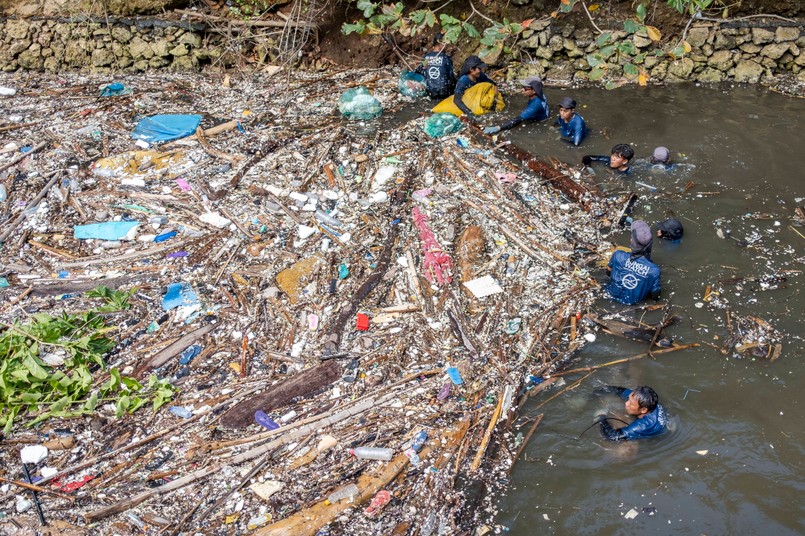 River clean up to mark World Water Day in Bali