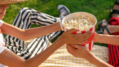 Popcorn z grilla. Ta przekąska podbije serca kinomanów