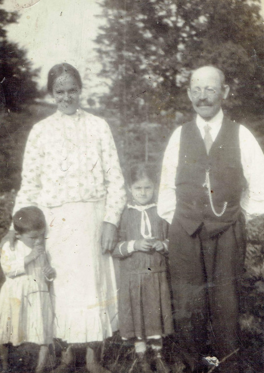 Roman Polański w wieku 10 lat z rodziną Buchałów