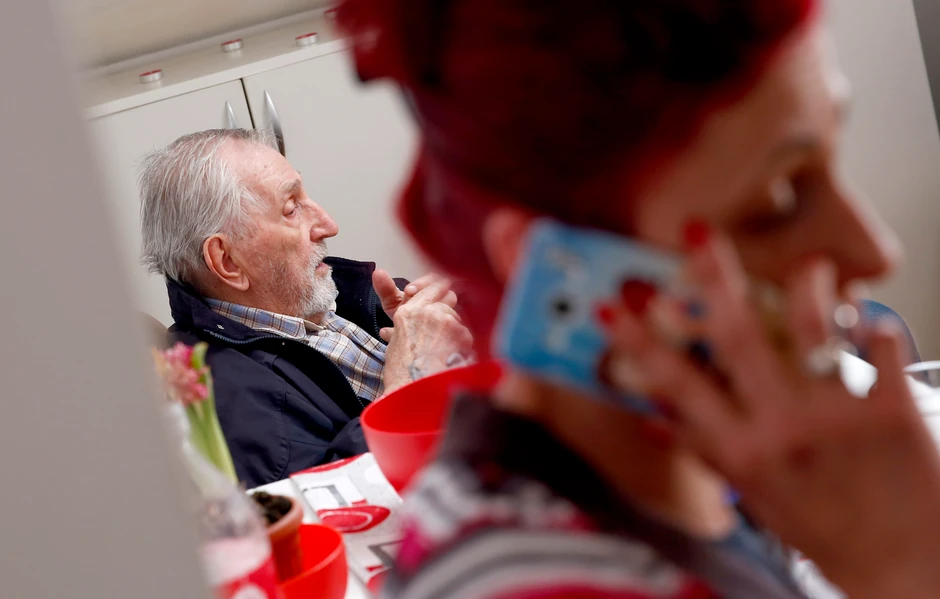 Božidar i njegova ćerka Biljana Milosavljević u stanu