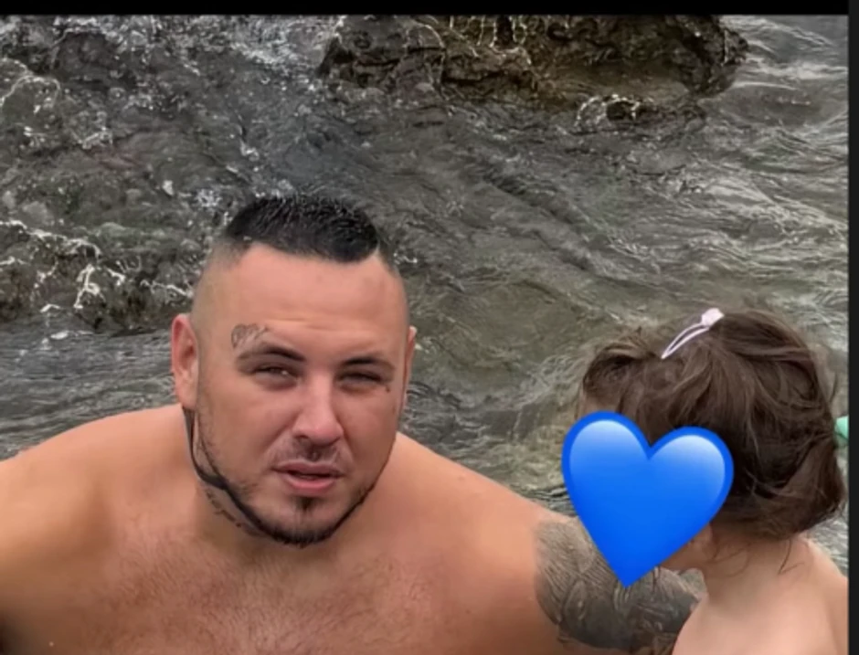 Filip Car podelio neodoljivu sliku sa ćerkicom Leonom sa letovanja