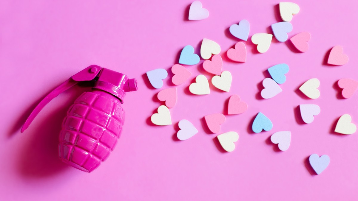 Ljubavno bombardovanje može da se javi i u prijateljstvima i sa kolegama