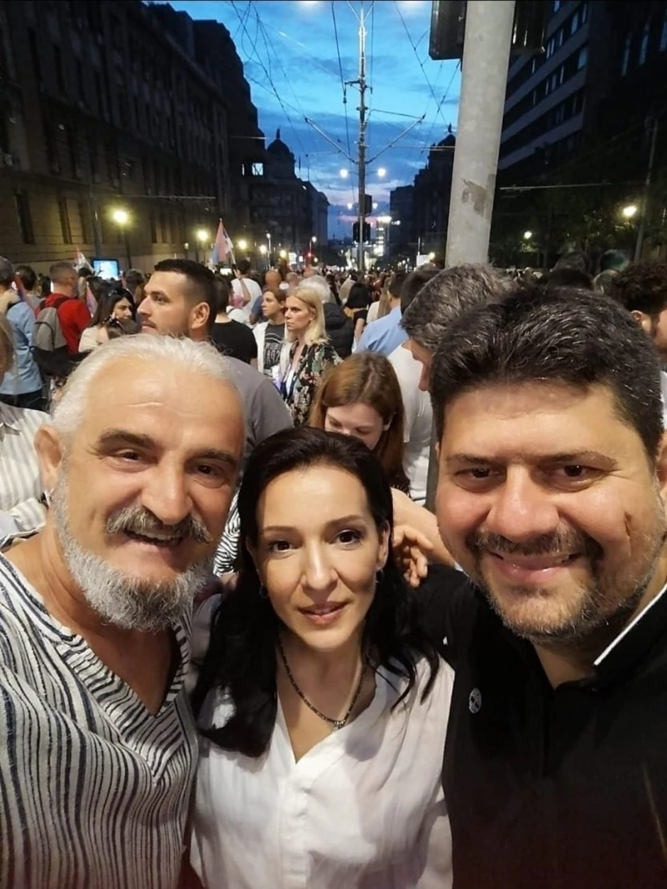 Osumnjičeni za pretnje ministru pravde Nenadu Vujiću i Nenadu Stefanoviću u društvu opozicionih lidera