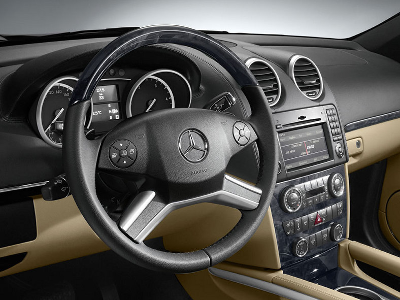 Mercedes-Benz GL: drobny retusz nadwozia i wnętrza