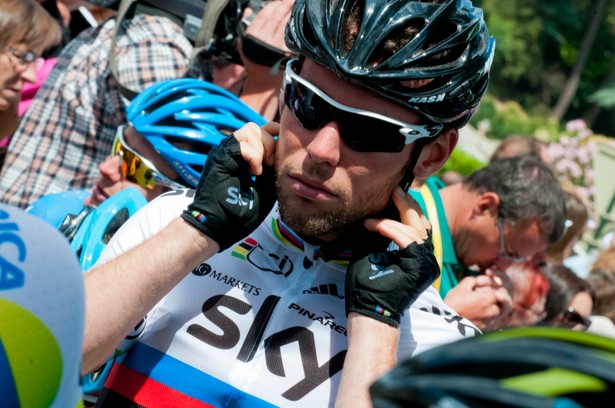 Mark Cavendish zderzył się z samochodem