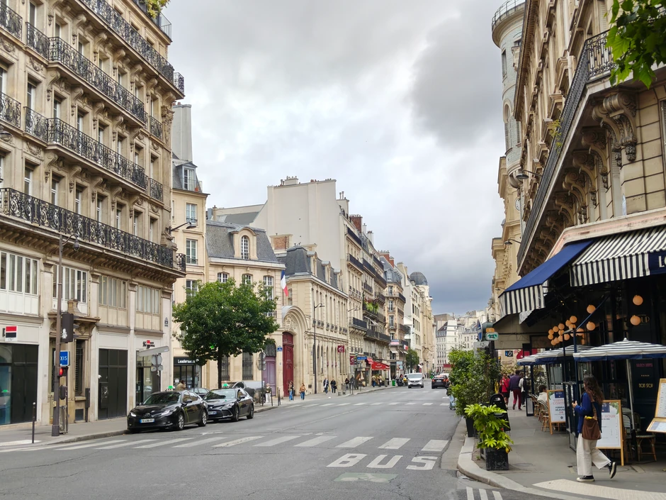 Slikano Realme GT 7T telefonom