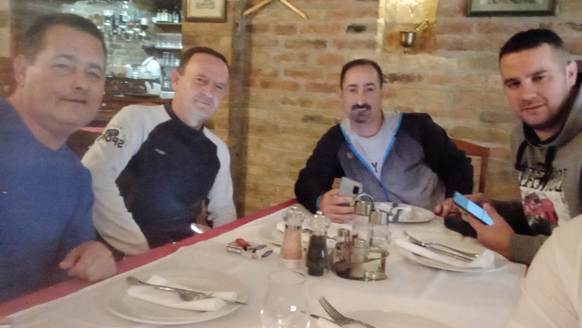 Branko Radulović sa prijateljima koji su ga ispratili