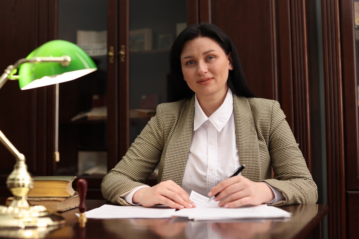 W kwietniu 2025 zapotrzebowanie na pracowników w branży prawniczej wzrosło o 5 proc. rok do roku