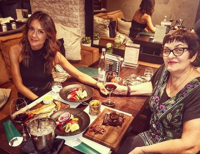 Dragana Mićalović sa mamom