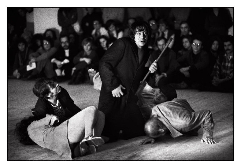 Spektakl "Apocalypsis cum figuris" (scenariusz i reż. Jerzy Grotowski, Instytut Badań Metody Aktorskiej – Teatr Laboratorium, Wrocław, 1968)