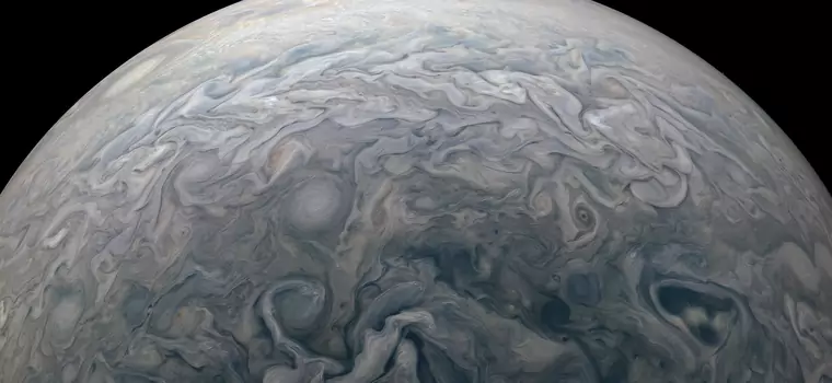 Jowisz na pięknych zdjęciach. Podczas ostatniego przelotu Juno uchwycono niesamowite obrazy