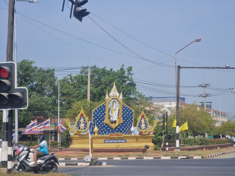 Wizerunek króla i jego rodziny jest stałym elementem tajskiego krajobrazu.