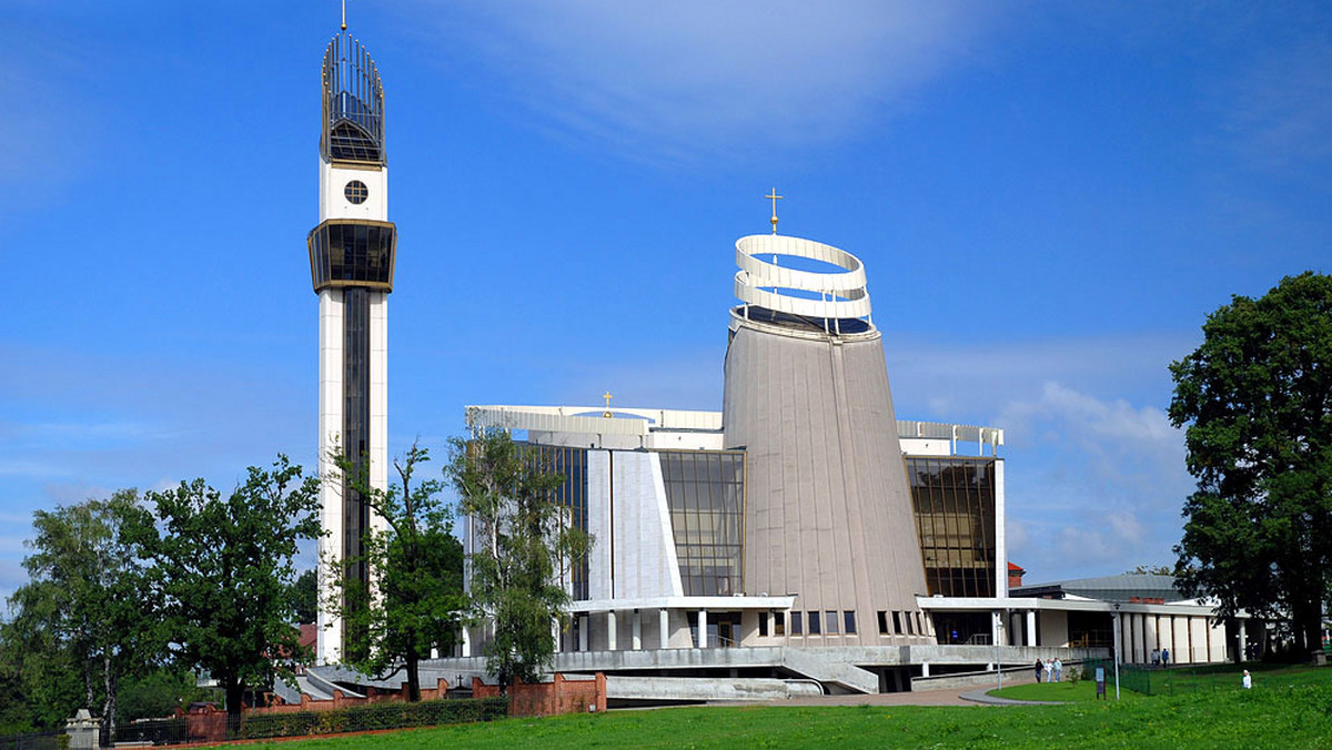 Małopolskę co roku odwiedza blisko 2,5 mln turystów z sektora turystyki religijnej. Mamy ambicję, by w ciągu kilku lat liczbę tę podwoić - mówił we wtorek przewodniczący sejmiku województwa Kazimierz Barczyk.