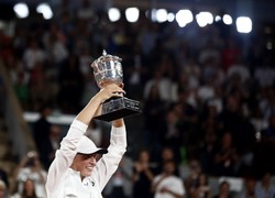 "Iga Świątek zasłużenie rządzi na światowych kortach"