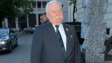 Lech Wałęsa pokazał zdjęcia rany po operacji serca. Internauci życzą "zdrowia i długich lat życia"