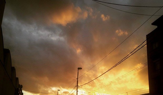 Igra sunčvih zraka i tmurnih oblaka