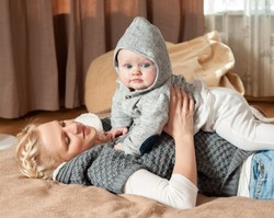 Co za grubo, to niezdrowo: oto, czym grozi przegrzewanie dziecka