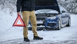 Zima nie daje o sobie zapomnieć! Alert IMGW dla niemal całej Polski. "Szklanka" na drogach w 12 województwach