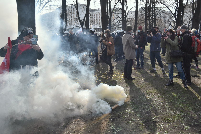 Tak policja przygotowała się na obchody 11. rocznicy katastrofy smoleńskiej