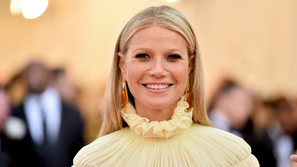 Gwyneth Paltrow ufundowała tablicę na cmentarzu w Nowogrodzie pod Łomżą