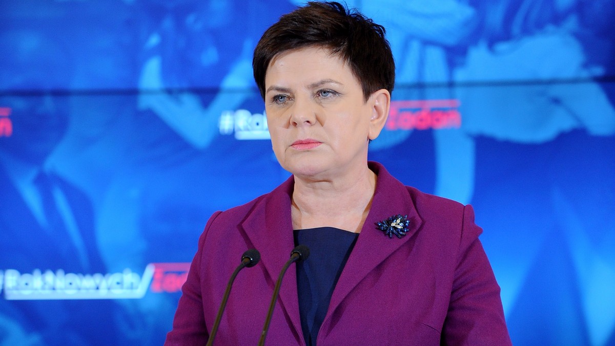 Nie ma tolerancji dla tych, którzy krzywdzą dzieci, dla mnie to nie ulega żadnej wątpliwości - powiedziała premier Beata Szydło pytana o sprawę ujawnioną przez Polsat News dot. podejrzenia zabójstwa i zgwałcenia dziewczynki w 2008 r.