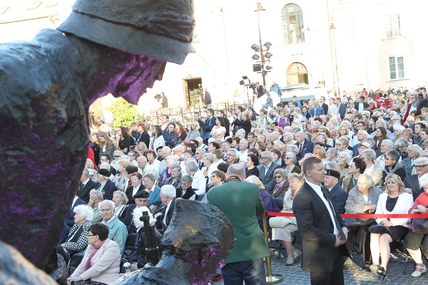 Trwają piątkowe obchody 71 rocznicy wybuchu Powstania Warszawskiego