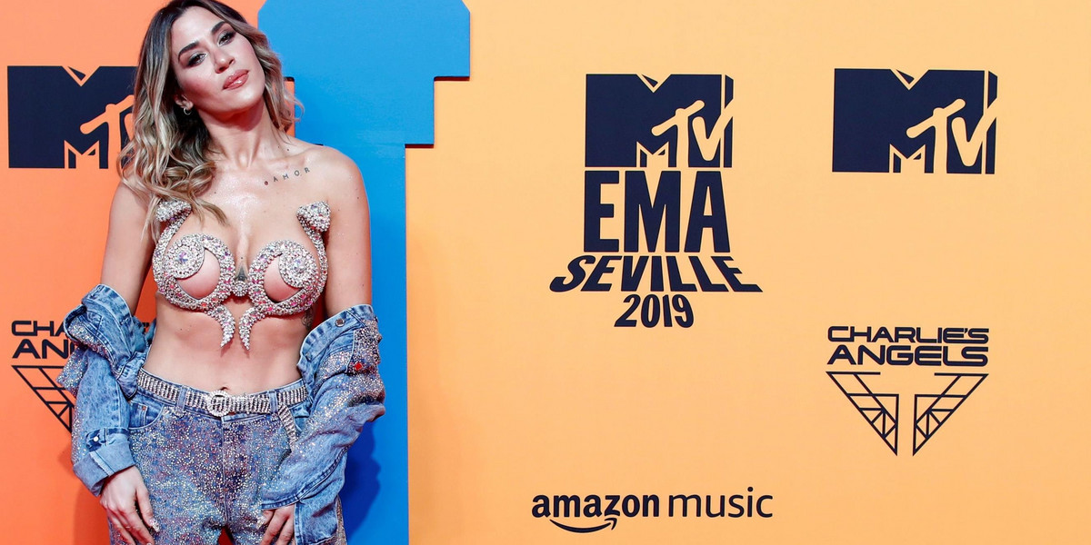 Gala MTV Europe Music Awards w Sevilli. Niezwykła kreacja latynoskiej gwiazdy