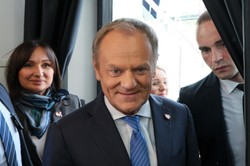 Przywództwo Tuska "przesądzone i niepodważalne". "Nikt mu nie zagrozi"