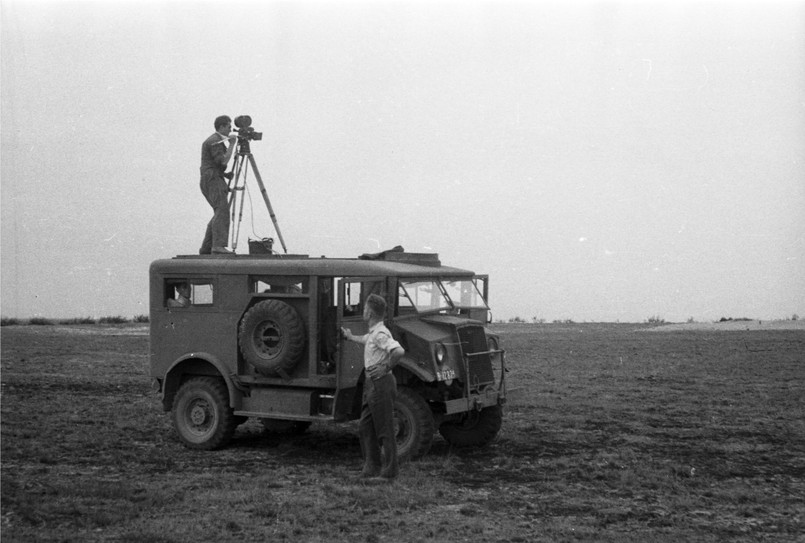 Chevrolet C8A jako wóz Polskiej Kroniki Filmowej. Rok 1946.