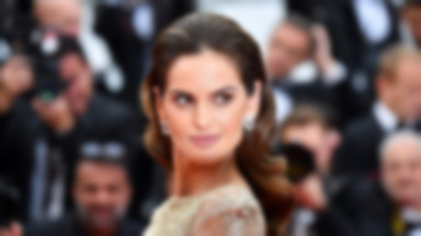 Izabel Goulart ćwiczy ze skakanką. Co za kondycja!