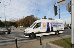 Nie busem, a Ewavanem pojedzie premier Kopacz w Polskę. Zobacz ZDJĘCIA