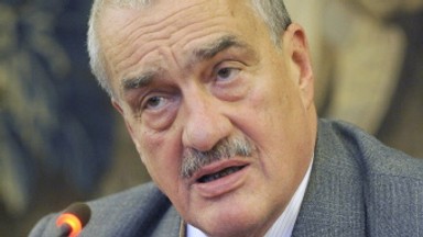 Karel Schwarzenberg: Powinniśmy zaangażować się w ratowanie euro