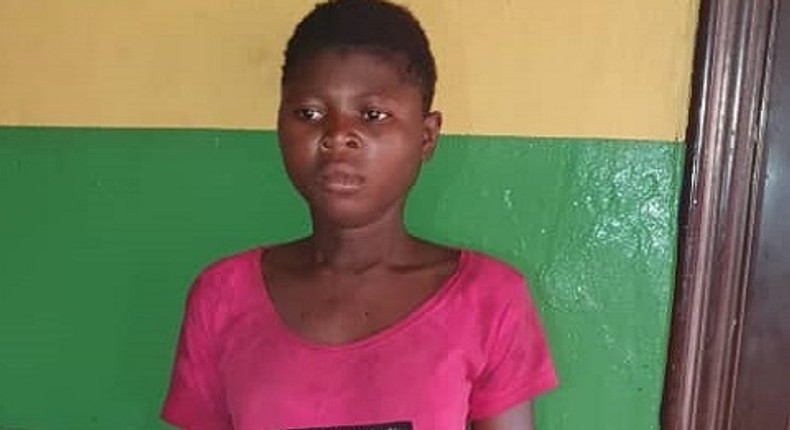 Abosede Idowu, 18, arrested for allegedly stabbing boyfriend to death in Ogun. [Punch]