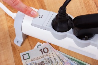 Urządzenia gospodarstwa domowego a ryzyko pożaru. Tych 3 nigdy nie zostawiaj w gniazdku