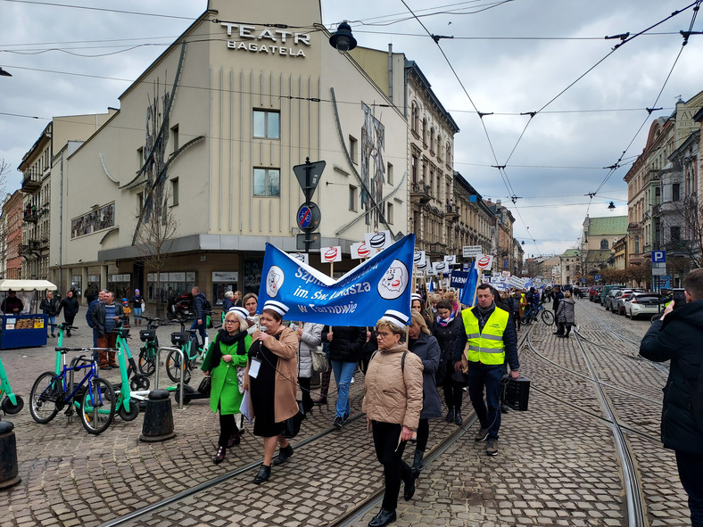 Pielęgniarki zapowiadają kolejne protesty w Katowicach i Warszawie