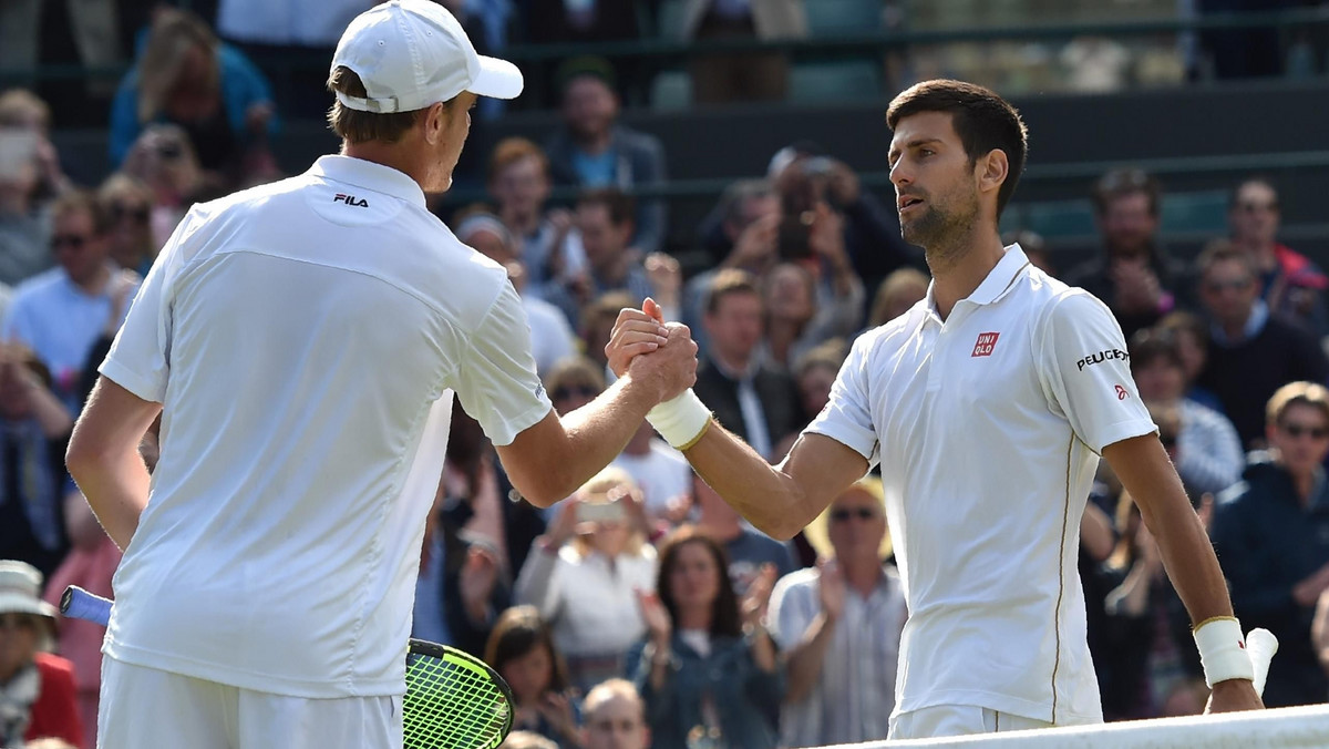 Sobotnia porażka Novaka Djokovicia to największa niespodzianka nie tylko tegorocznego Wimbledonu, ale także tenisa w ostatnich latach. Serbski lider rankingu w przerywanym z powodu deszczu dwudniowym meczu trzeciej rundy przegrał z Amerykaninem Samem Querreyem 6:7 (6), 1:6, 6:3, 6:7 (5).