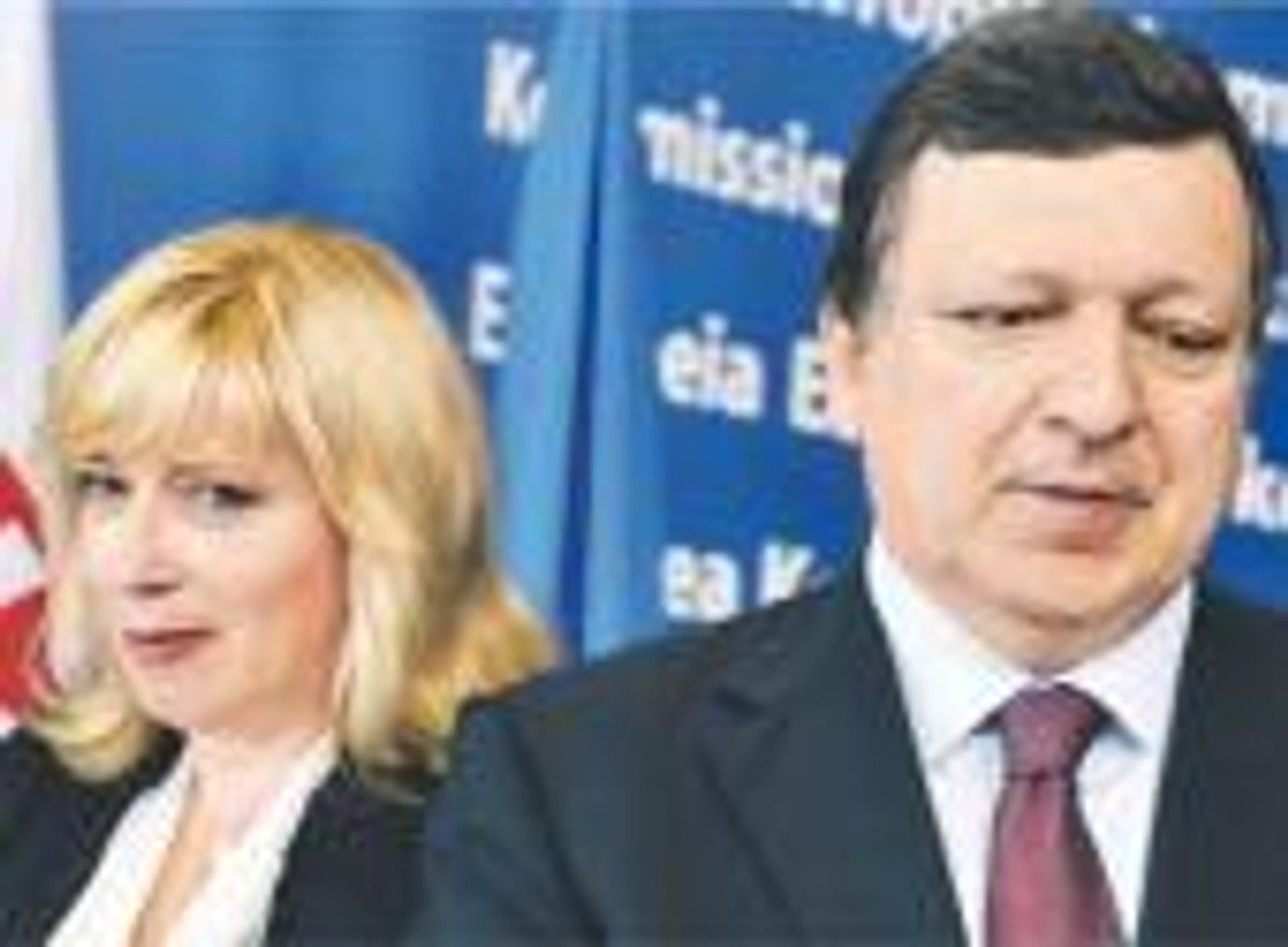 Premier Iveta Radicova przekonuje szefa KE Jose Manuela Barroso, że Słowacja jest za biedna, by pomagać Grecji